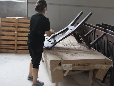 山東實木家具具有什么優點?