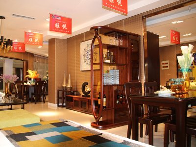 實(shí)木家具廠家揭秘為什么實(shí)木家具上漆